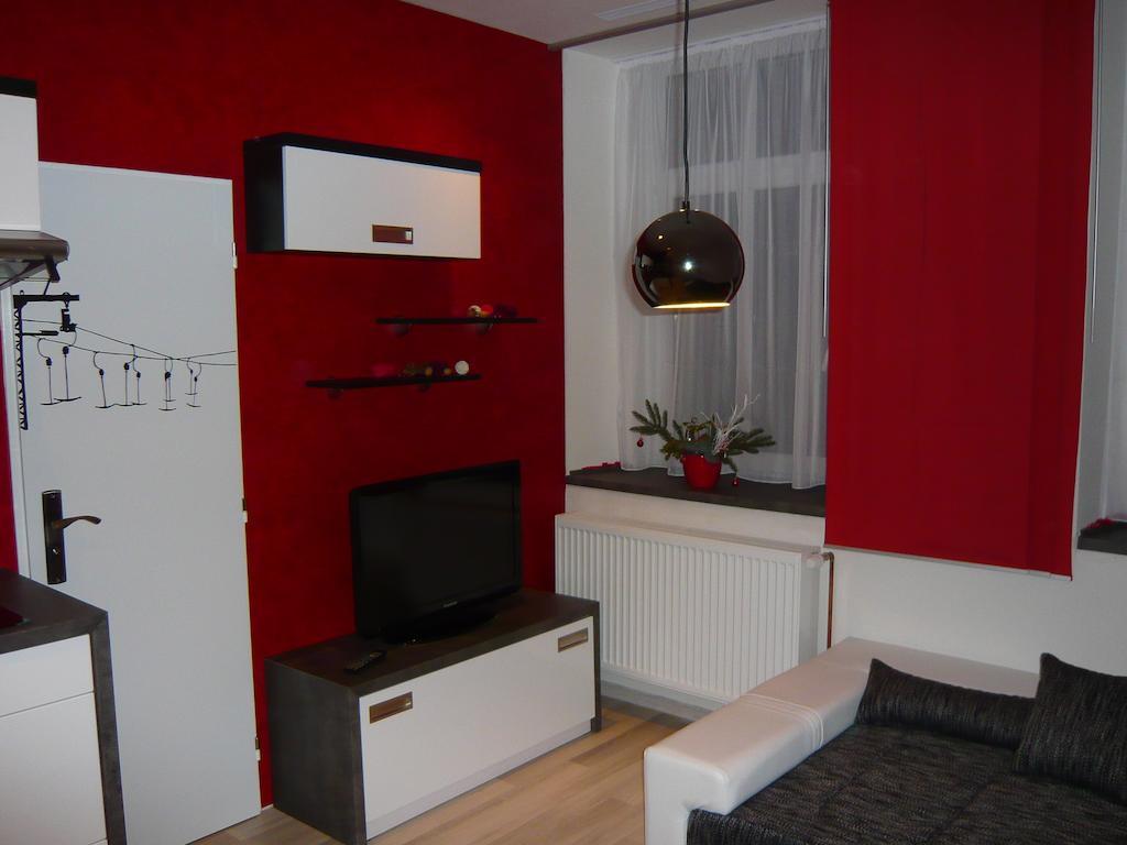 Apartmany Liska Mlade Buky Phòng bức ảnh