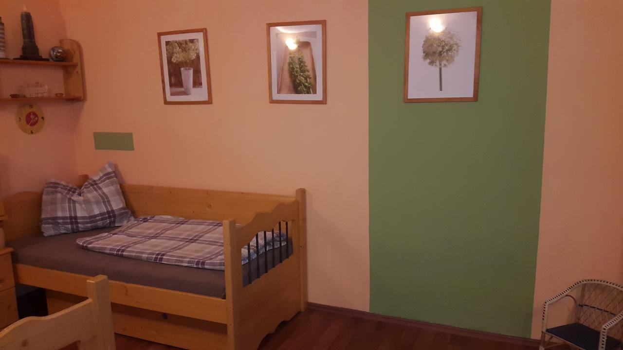 Apartmany Liska Mlade Buky Ngoại thất bức ảnh